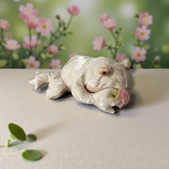 Russ Other - Russ Berrie‎ Reflections on Living Fiona Frog Plush Stuffed Weighted Rose Decor